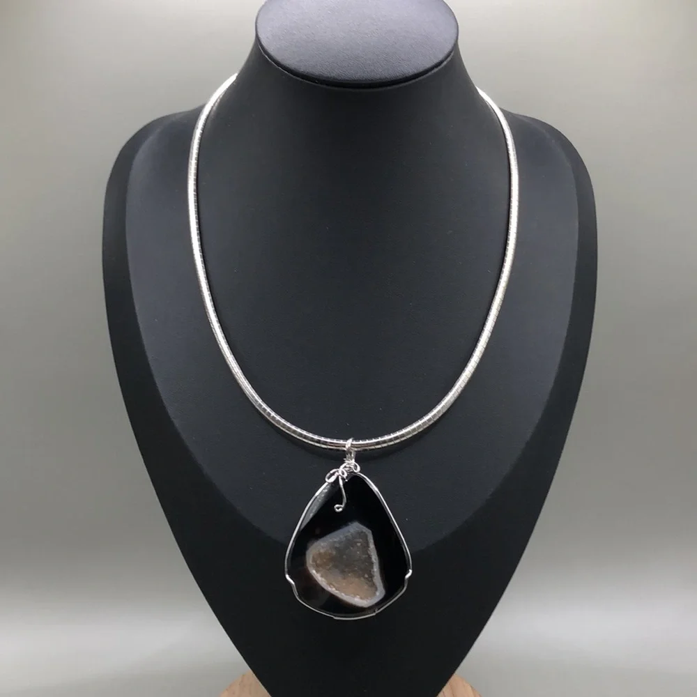 Druzy drusy geode slice pendant stone omega chain necklace statement style. - Picture 6 of 6